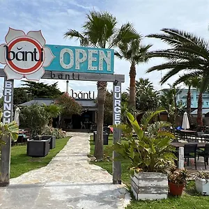 https://laguna-beach-tarifa.es-andalucia.com